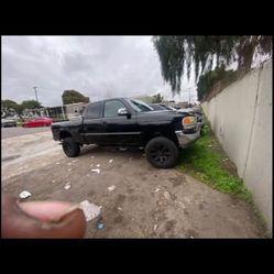 GMC Sierra  V8