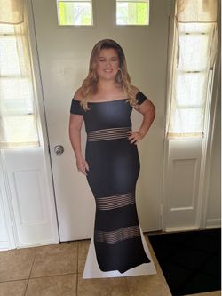 Free celebrity cutout (Kelly Clarkson)