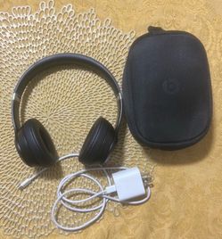 Beats Solo 4 (Send offer not free)