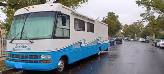 RV MOTORHOME 34’ LONG CLASS A