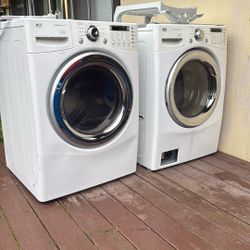 LG Ultra Capacity Steam washer & Electric Dryer - White
