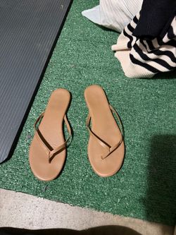 Women’s sandals size 8