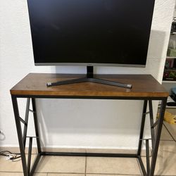 Samsung ‘32 Curved Monitor With Built In Speakers 