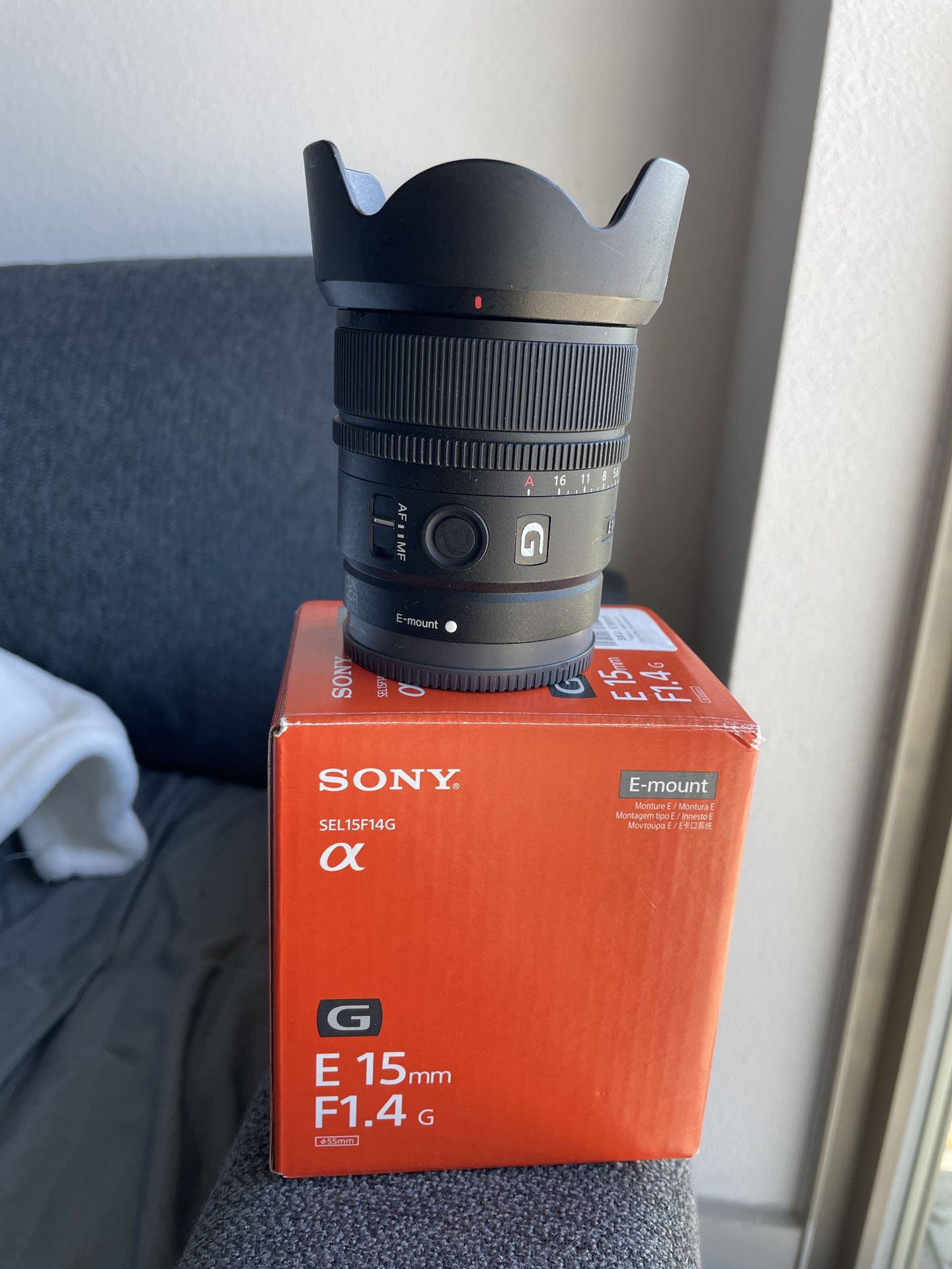 Sony - E 15mm F1.4 G APS-C Large-aperture wide-angle G lens - Black (Sel15F14G)