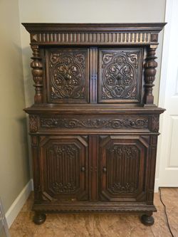 Rare 1920s Jacobean 9 Piece Dining Room Set