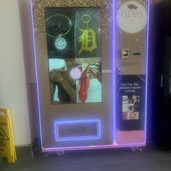 LED Touchscreen Digital Vending Machine 