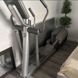 LIFE FITNESS ELLIPTICAL $550 OBO
