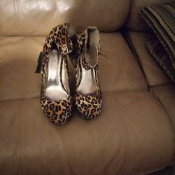Checkerboard Qupid Shoes Size 7