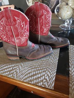 Kids Alex boots size 2/3