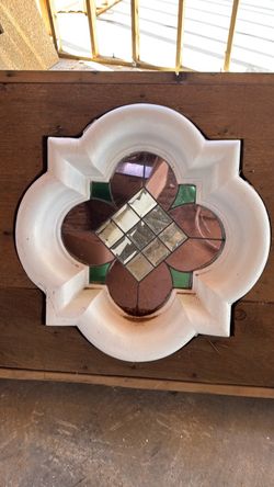 Stained glass medallion