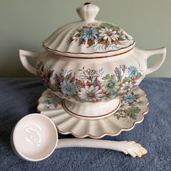 Royal Sealy Flower Daisy Soup Tureen 1960's - Rare vintage