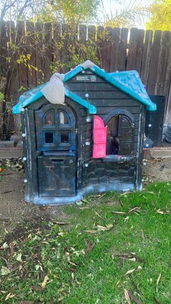 Little Tikes Goth haus