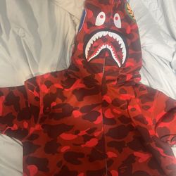 Hoodie Bape Size L Brand New Good Conditions  / Suéter Bape Size L Completamente Nuevo Buenas Condiciones  