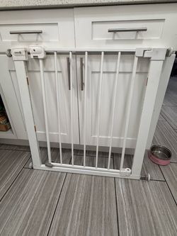 Safety 1st Baby Gate