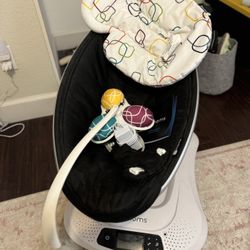 MamaRoo Swing