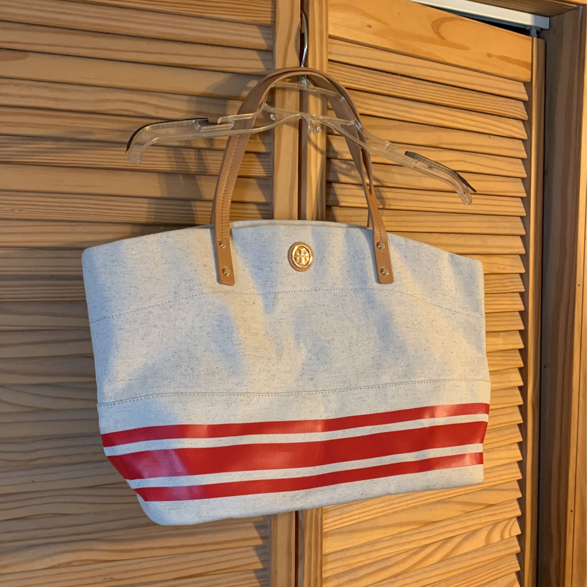 Authentic Tory Burch canvas tote/purse for Sale in Naugatuck, CT