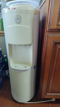 Vitapir floor cold water dispenser