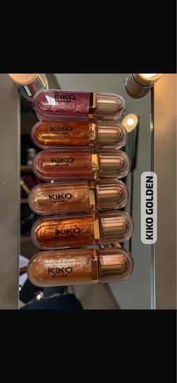 Selling makeup 💄 per piece
