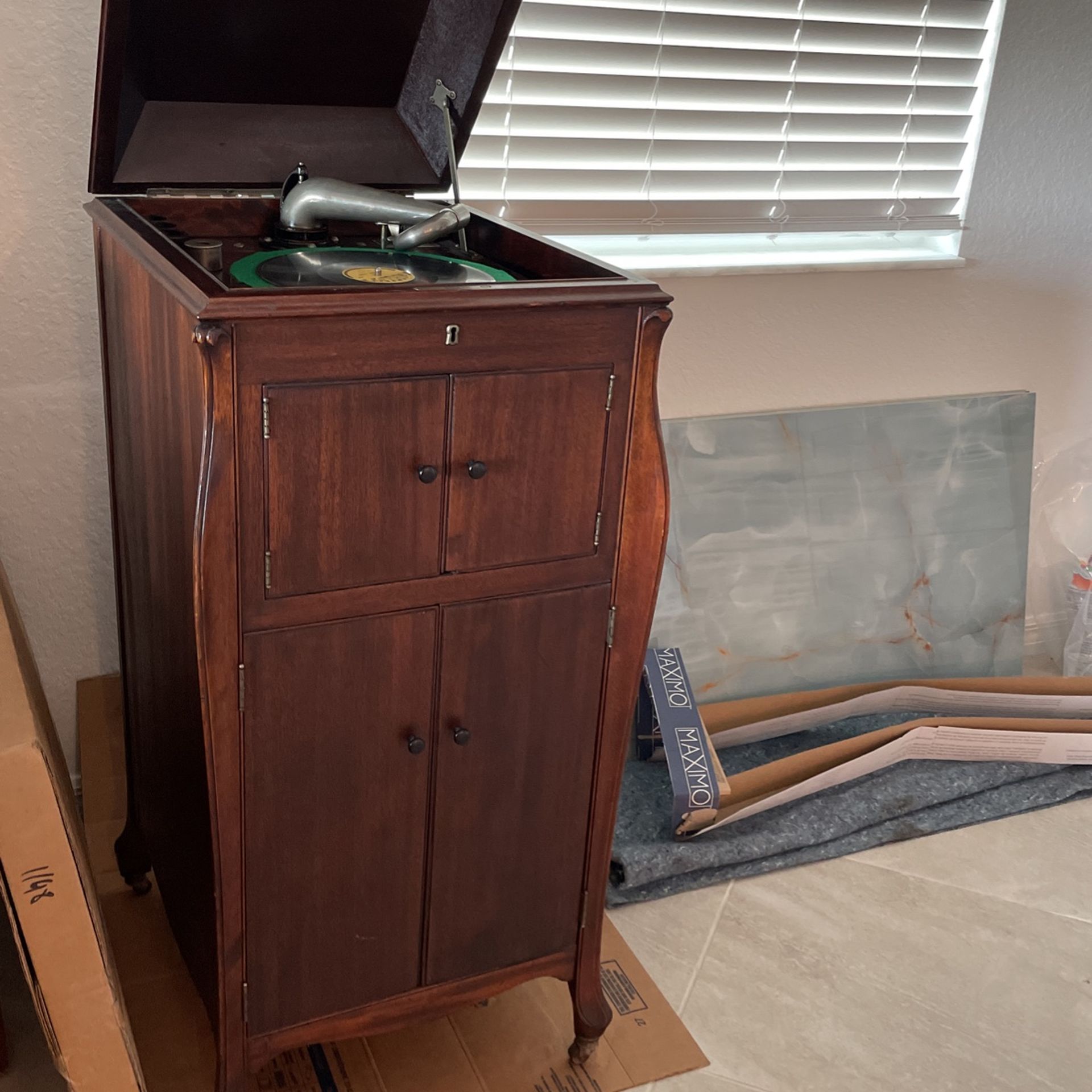 Early 1900’s Victorian Record Player Victrola.  Rare Find!