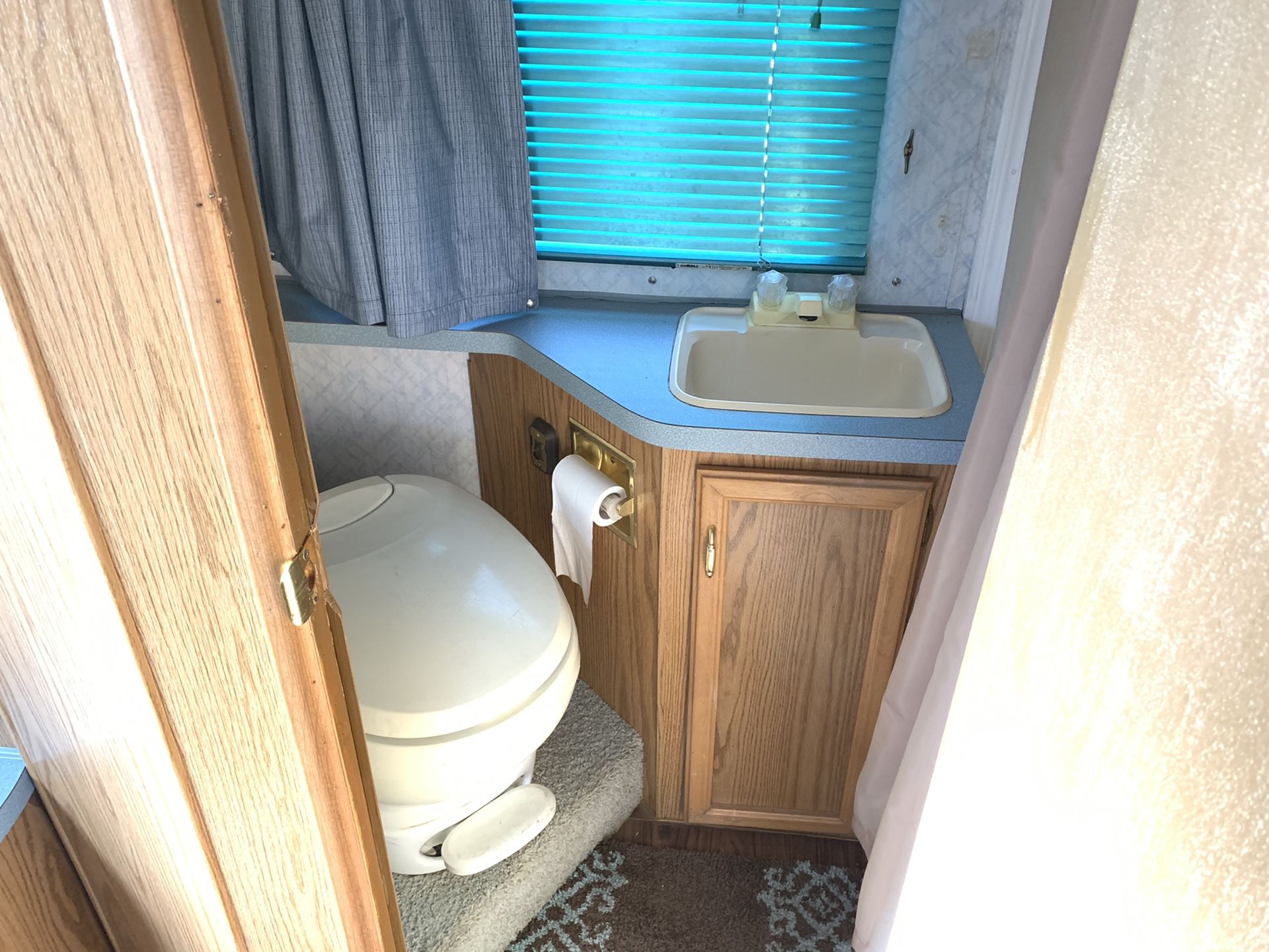 1997 jamboree 21 foot this RV is very easy to drive can be parked in ...