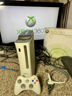 White Microsoft Xbox 360 Fat Console w/wireless Controller- Tested 20Gb in Box