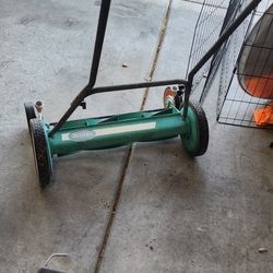 Scott's Manual Lawn Mower 