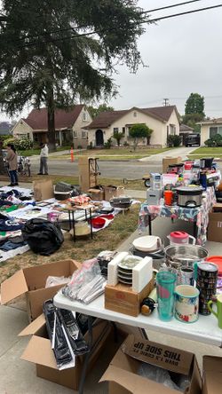 Huge 3 family yard sale 14828 Carnell street