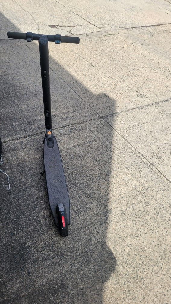 Ninebot Es3 Scooter