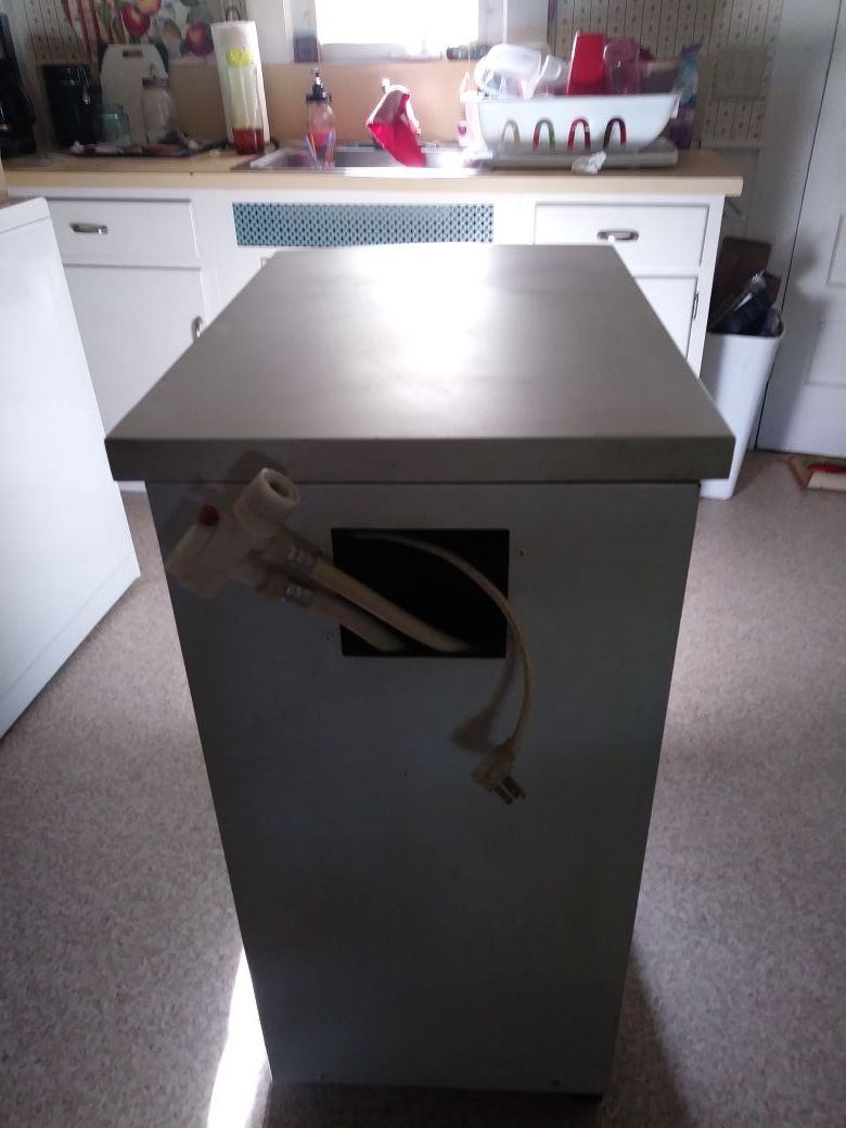 Kenmore 18" portable dishwasher(model 587.14412400) for Sale in South Windsor, CT OfferUp