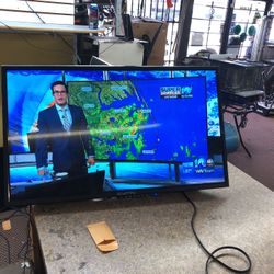 32 “ Tv Sceptre No Stand No Remote