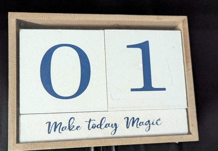 White Desktop Kitchen Counter  Day Calendar In A Wooden Box, Farm House Style