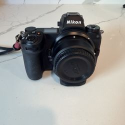 Nikon Z6 Mirror less Camera And Extras