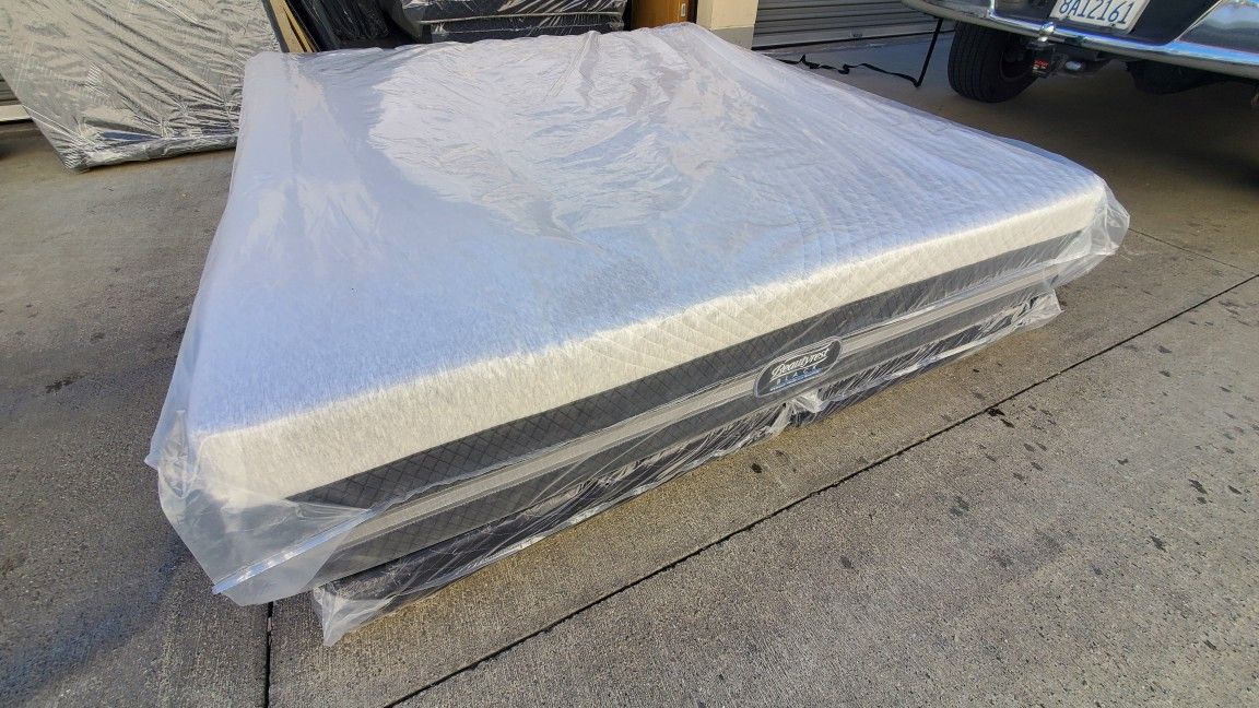 Beauty Rest Mattress Memory Foam Cal King And Eastern King 599