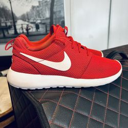 Nike Running Women's Size 8 Shoe Red & White (# 943709-991)