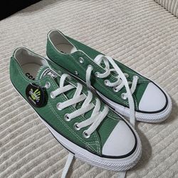 Converse Low Top Men Size 4.5 Women Size 6.5