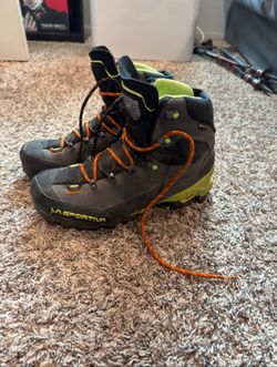 Mountaineering boots