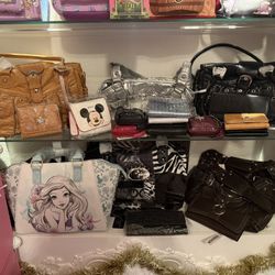 Purses & Wallets