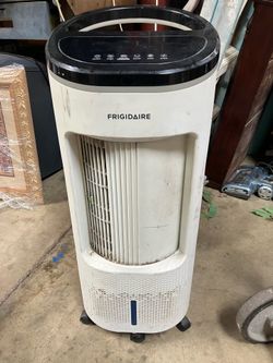 Frigidaire Portable Air Cooler Humidifier EC200WF Works Great