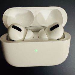 Apple AirPods Pro (1st Gen) with Charging Case 