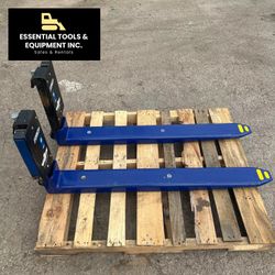 Cascade Forks C-Series Scale 5,000lb Weight Forklift Attachment With 2 Batteries