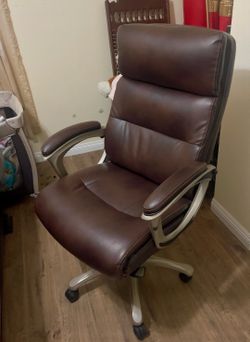 La-Z-Boy executive office chair