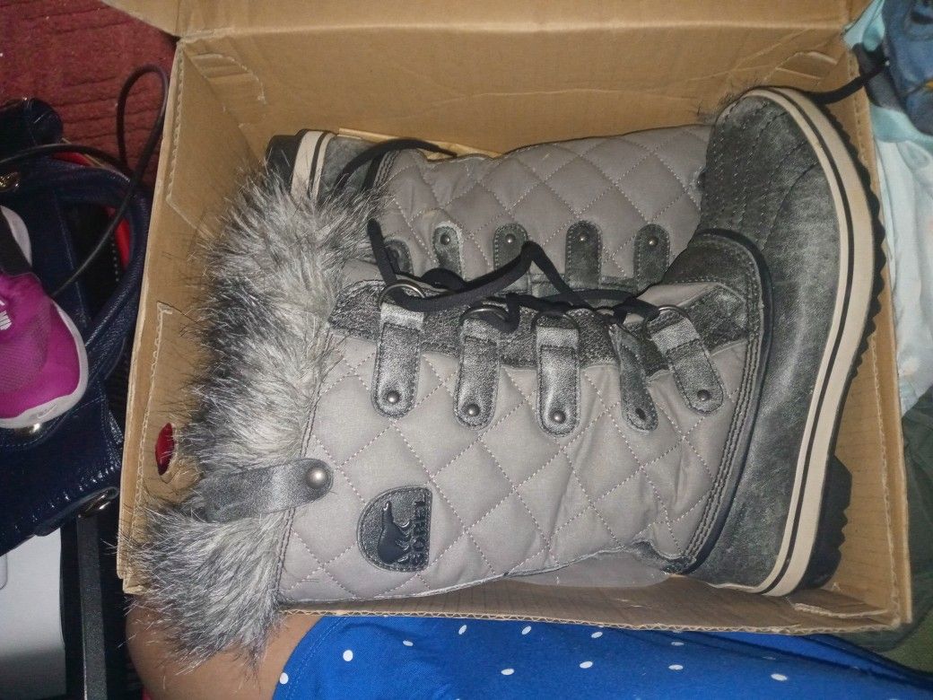 Womans Sorel Tafino Water proof Boots size8 Brand New