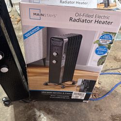 Oil filled Electric Heater! New Works Great Only Used For 3 Days.