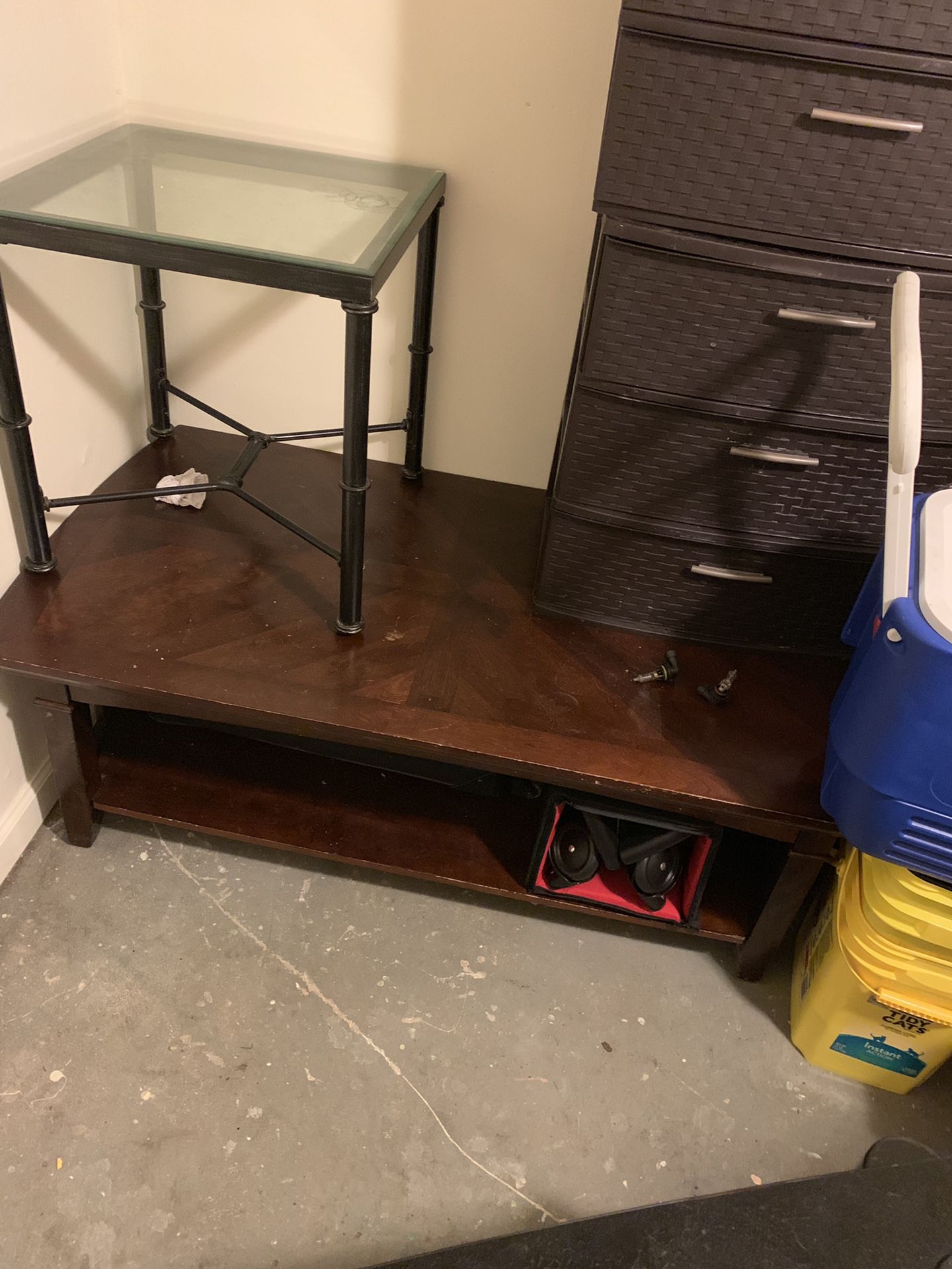 Coffee Table, T.V Stand, End Table, Plastic storage dressers