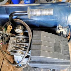  Hitachi EC99S Portable Air Compressor 