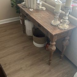 Clintwood Sofa Table