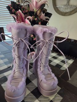 DEMONIA CUBBY-311 
Women's size 10 Lavender Platform Lace Up Fur Trim Mid Calf Boots
