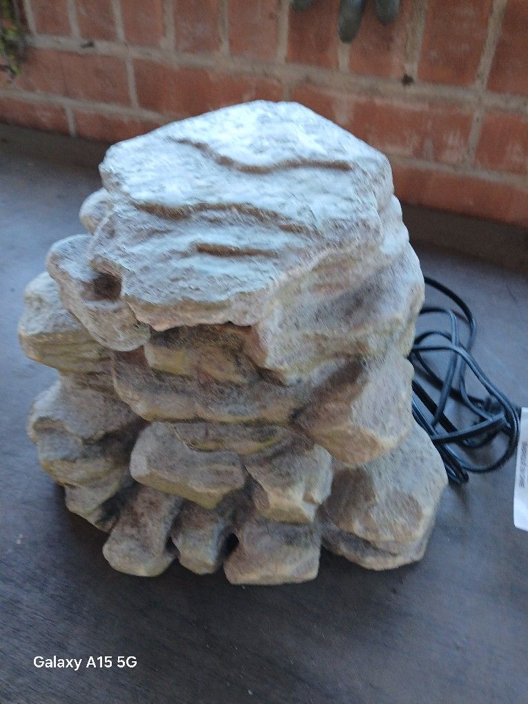 Teteafauna Reptile Fountain