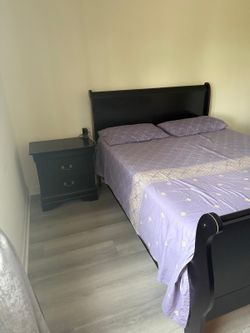 Queen Black Bedroom Set - Bed, Box Spring, Nightstand, Dresser + Mirror