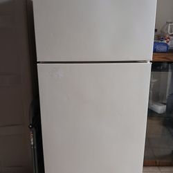 Refrigerator HOTPOINT $250
